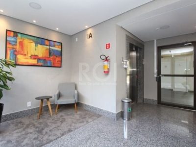 Apartamento à venda com 94m², 3 quartos, 1 suíte, 2 vagas no bairro Ipanema em Porto Alegre - Foto 4