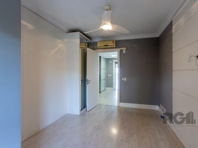 Apartamento à venda com 200m², 3 quartos, 3 suítes, 5 vagas no bairro Cristal em Porto Alegre - Foto 42