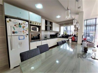 Casa à venda com 234m², 3 quartos, 1 suíte, 3 vagas no bairro Cristal em Porto Alegre - Foto 5