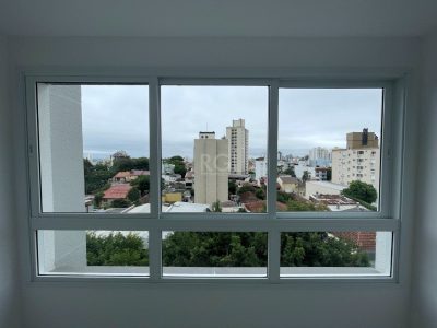 Apartamento à venda com 79m², 2 quartos, 2 suítes, 1 vaga no bairro Passo d'Areia em Porto Alegre - Foto 3