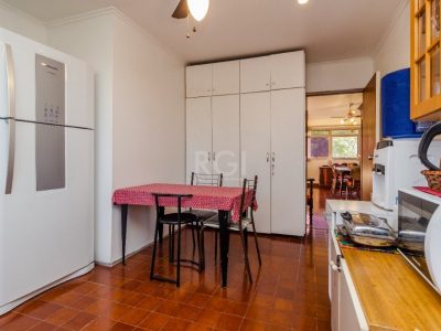 Apartamento à venda com 138m², 3 quartos, 1 suíte, 1 vaga no bairro Petrópolis em Porto Alegre - Foto 13