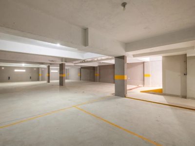 Cobertura à venda com 243m², 3 quartos, 1 suíte, 2 vagas no bairro Higienópolis em Porto Alegre - Foto 32