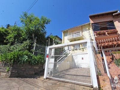 Casa à venda com 240m², 5 quartos, 1 suíte, 3 vagas no bairro Menino Deus em Porto Alegre - Foto 44