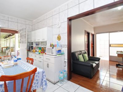 Casa à venda com 180m², 3 quartos, 2 vagas no bairro Cristal em Porto Alegre - Foto 9