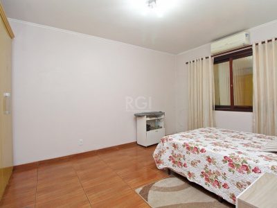 Casa à venda com 180m², 3 quartos, 2 vagas no bairro Cristal em Porto Alegre - Foto 20