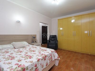 Casa à venda com 180m², 3 quartos, 2 vagas no bairro Cristal em Porto Alegre - Foto 22