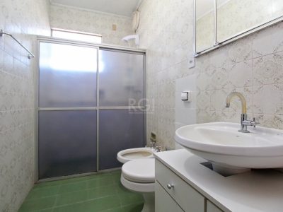 Casa à venda com 180m², 3 quartos, 2 vagas no bairro Cristal em Porto Alegre - Foto 23