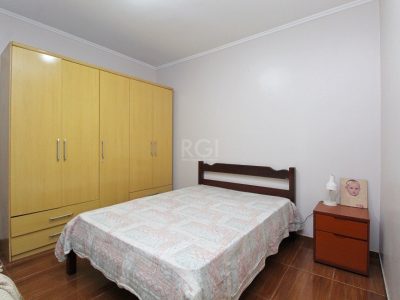 Casa à venda com 180m², 3 quartos, 2 vagas no bairro Cristal em Porto Alegre - Foto 24