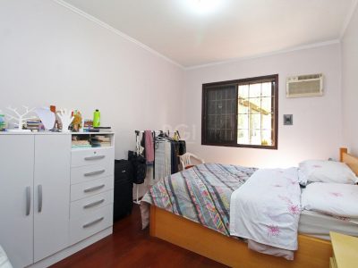 Casa à venda com 180m², 3 quartos, 2 vagas no bairro Cristal em Porto Alegre - Foto 28