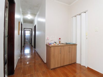 Casa à venda com 180m², 3 quartos, 2 vagas no bairro Cristal em Porto Alegre - Foto 34