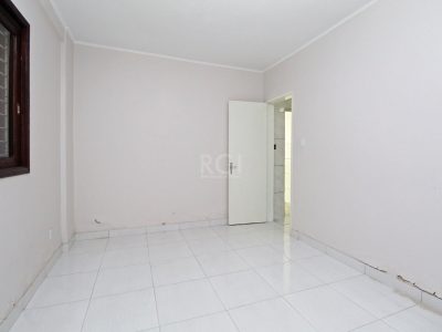 Casa à venda com 180m², 3 quartos, 2 vagas no bairro Cristal em Porto Alegre - Foto 37