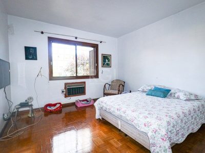 Casa à venda com 400m², 5 quartos, 1 suíte, 4 vagas no bairro Glória em Porto Alegre - Foto 28