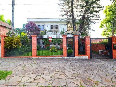 Casa à venda com 400m², 5 quartos, 1 suíte, 4 vagas no bairro Glória em Porto Alegre - Foto 36