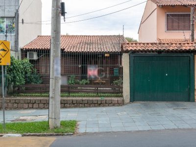 Casa à venda com 54m², 2 quartos, 4 vagas no bairro Cristal em Porto Alegre - Foto 3