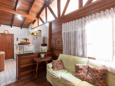 Casa à venda com 54m², 2 quartos, 4 vagas no bairro Cristal em Porto Alegre - Foto 2