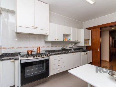 Apartamento à venda com 139m², 3 quartos, 1 suíte, 2 vagas no bairro Auxiliadora em Porto Alegre - Foto 11