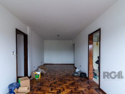 Apartamento à venda com 105m², 3 quartos, 1 suíte, 1 vaga no bairro Medianeira em Porto Alegre - Foto 4