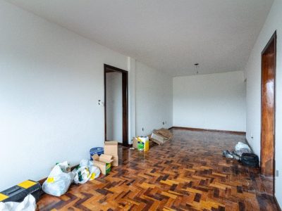 Apartamento à venda com 105m², 3 quartos, 1 suíte, 1 vaga no bairro Medianeira em Porto Alegre - Foto 2