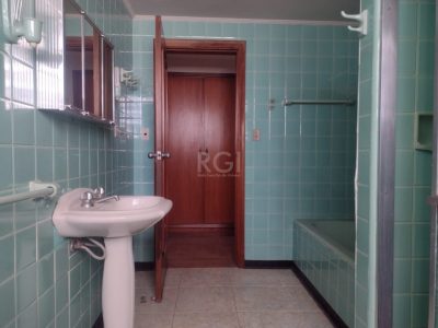 Apartamento à venda com 238m², 3 quartos, 1 suíte, 1 vaga no bairro Floresta em Porto Alegre - Foto 16