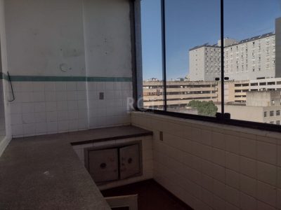 Apartamento à venda com 238m², 3 quartos, 1 suíte, 1 vaga no bairro Floresta em Porto Alegre - Foto 9