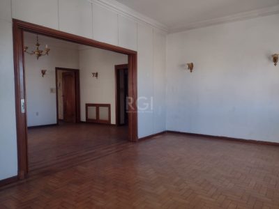 Apartamento à venda com 238m², 3 quartos, 1 suíte, 1 vaga no bairro Floresta em Porto Alegre - Foto 3