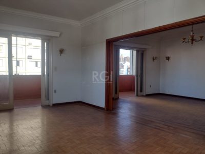 Apartamento à venda com 238m², 3 quartos, 1 suíte, 1 vaga no bairro Floresta em Porto Alegre - Foto 2