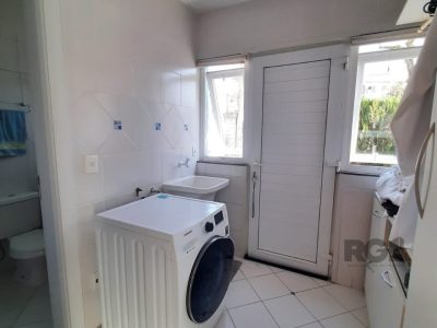 Casa à venda com 220m², 4 quartos, 1 suíte, 4 vagas no bairro Partenon em Porto Alegre - Foto 40