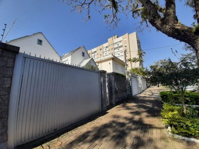 Casa à venda com 220m², 4 quartos, 1 suíte, 4 vagas no bairro Partenon em Porto Alegre - Foto 42