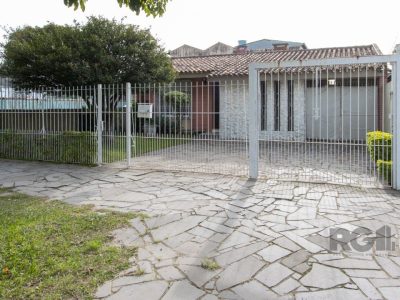 Casa à venda com 381m², 4 quartos, 1 suíte, 6 vagas no bairro Tristeza em Porto Alegre - Foto 52