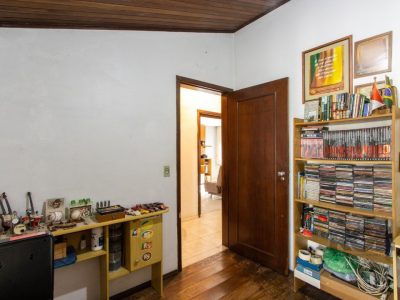 Casa à venda com 381m², 4 quartos, 1 suíte, 6 vagas no bairro Tristeza em Porto Alegre - Foto 4