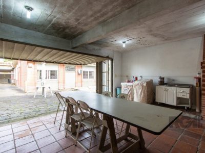 Casa à venda com 381m², 4 quartos, 1 suíte, 6 vagas no bairro Tristeza em Porto Alegre - Foto 43