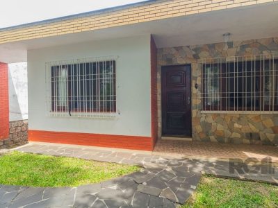 Casa à venda com 106m², 3 quartos, 4 vagas no bairro Jardim Europa em Porto Alegre - Foto 3