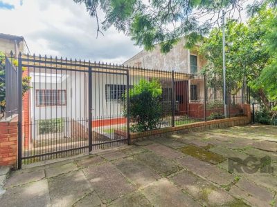 Casa à venda com 106m², 3 quartos, 4 vagas no bairro Jardim Europa em Porto Alegre - Foto 37