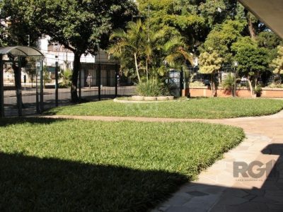 Apartamento à venda com 180m², 3 quartos, 1 suíte, 1 vaga no bairro Menino Deus em Porto Alegre - Foto 2