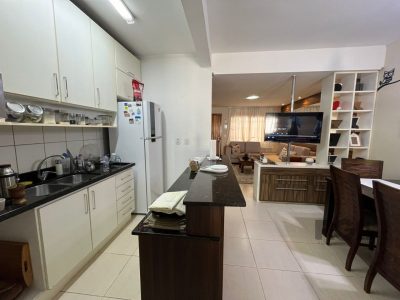 Casa Condominio à venda com 201m², 3 quartos, 1 suíte, 2 vagas no bairro Ipanema em Porto Alegre - Foto 9