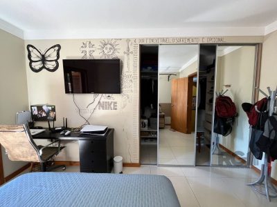 Casa Condominio à venda com 201m², 3 quartos, 1 suíte, 2 vagas no bairro Ipanema em Porto Alegre - Foto 21