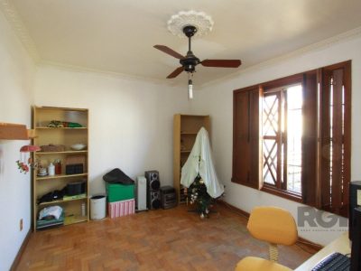 Casa à venda com 200m², 3 quartos, 1 suíte, 2 vagas no bairro Jardim Itu em Porto Alegre - Foto 20