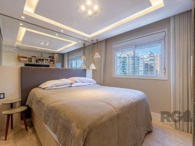 Apartamento à venda com 127m², 3 quartos, 3 suítes, 2 vagas no bairro Central Parque em Porto Alegre - Foto 12