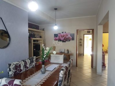 Casa à venda com 300m², 4 quartos, 1 suíte, 2 vagas no bairro Glória em Porto Alegre - Foto 3