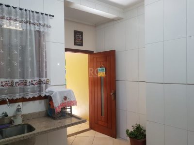 Casa à venda com 300m², 4 quartos, 1 suíte, 2 vagas no bairro Glória em Porto Alegre - Foto 15