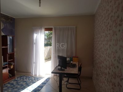 Casa à venda com 300m², 4 quartos, 1 suíte, 2 vagas no bairro Glória em Porto Alegre - Foto 26