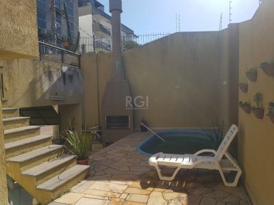 Casa à venda com 300m², 4 quartos, 1 suíte, 2 vagas no bairro Glória em Porto Alegre - Foto 40