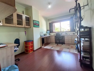 Casa à venda com 315m², 5 quartos, 1 suíte, 6 vagas no bairro Santana em Porto Alegre - Foto 30