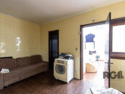 Casa à venda com 580m², 3 quartos, 1 suíte, 3 vagas no bairro Santa Tereza em Porto Alegre - Foto 28