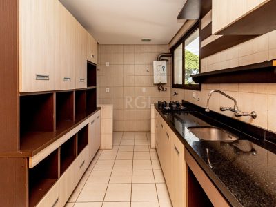 Apartamento à venda com 84m², 2 quartos, 1 suíte, 1 vaga no bairro Vila Ipiranga em Porto Alegre - Foto 9