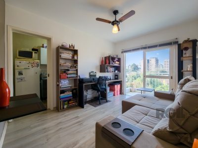 Apartamento à venda com 42m², 1 quarto, 1 vaga no bairro Tristeza em Porto Alegre - Foto 2