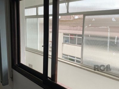 Apartamento à venda com 86m², 3 quartos, 1 vaga no bairro Vila Ipiranga em Porto Alegre - Foto 4