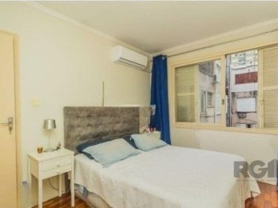 Apartamento à venda com 109m², 3 quartos, 1 suíte, 2 vagas no bairro Bom Fim em Porto Alegre - Foto 10