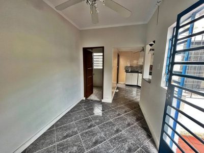 Casa à venda com 120m², 3 quartos, 3 vagas no bairro Passo d'Areia em Porto Alegre - Foto 2