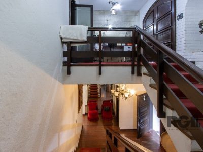 Casa à venda com 580m², 3 quartos, 1 suíte, 3 vagas no bairro Menino Deus em Porto Alegre - Foto 4